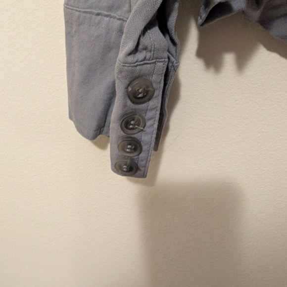 Button up - Picture 2 of 2
